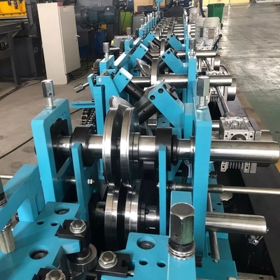 Автоматически меняемый размер C Z Purlin Roll Forming Machine для оцинкованной катушки