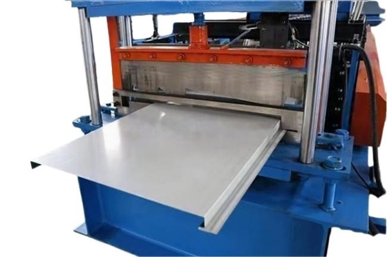 0.3mm 380v Soffit Roof Panel Roll Forming Machine (Машина для формования роллов на крыше)
