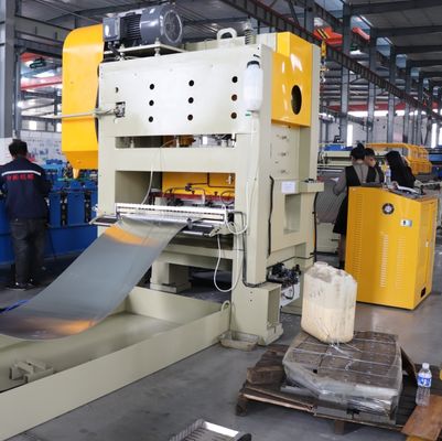 Машина для формования профилей акустических звукозащитных панелей